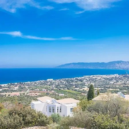 Trianta Villa
